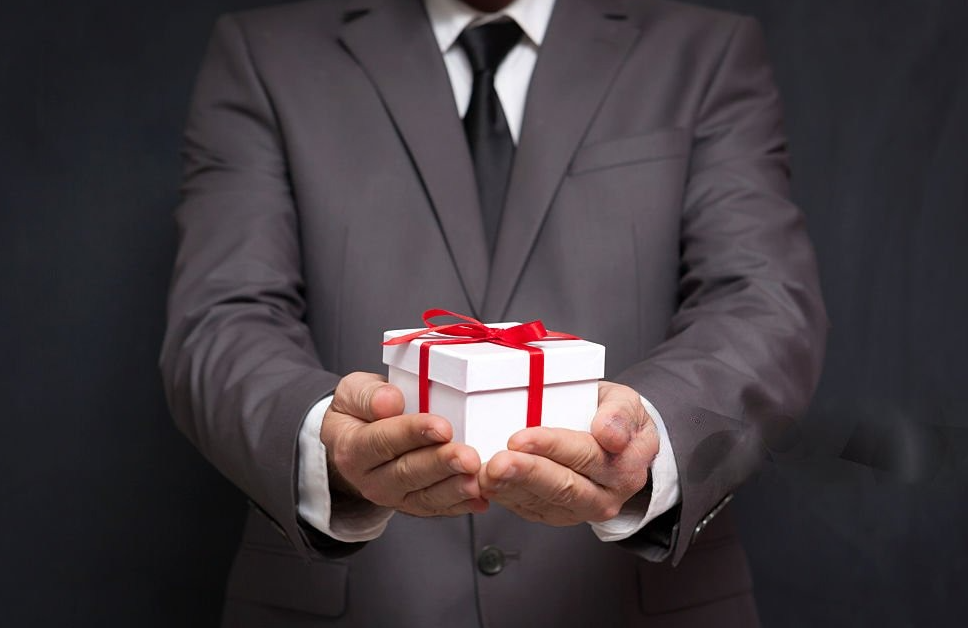 Why Luxury Corporate Gifts are known as Strategic Marketing Tool in Dubai